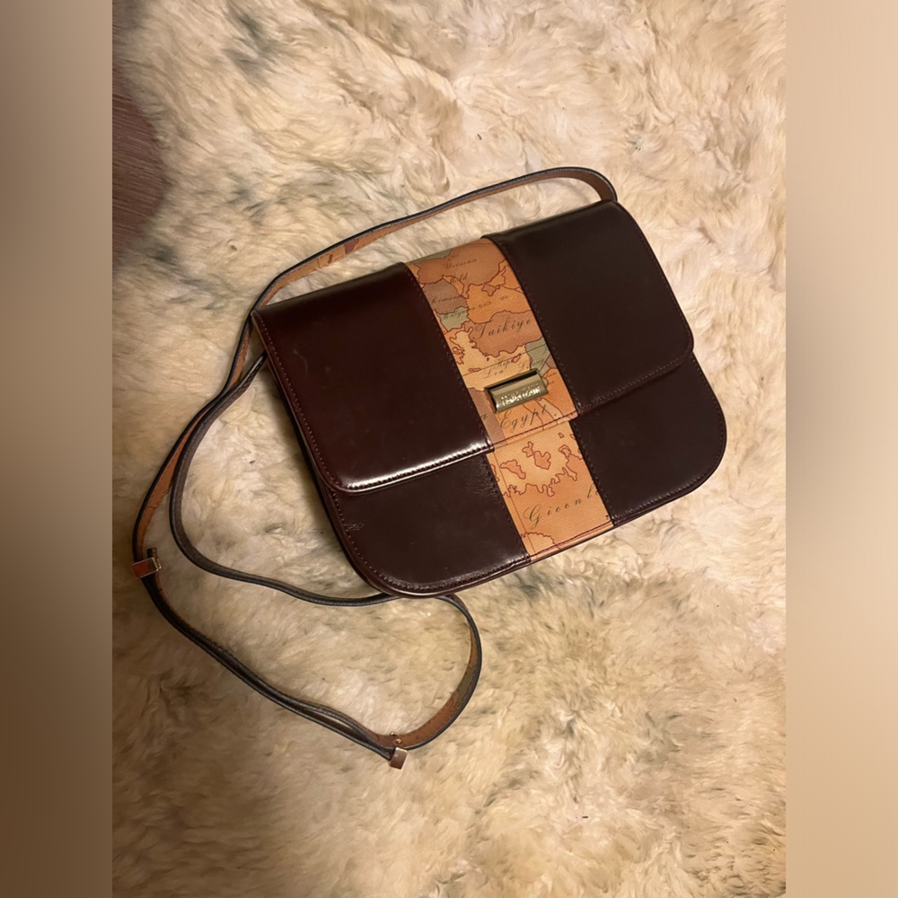 NWT alviero martini cross body bag